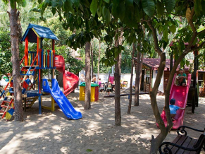 Larissa Blue Resort детская площадка