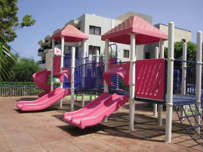 Crown Resorts Elamaris Apartments детская площадка