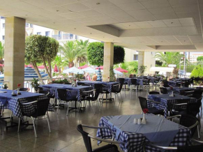 Crown Resorts Elamaris Apartments ресторан