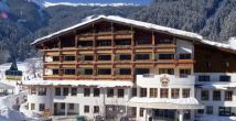 Alpine Resort Schwebebahn 4*
