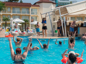 DIT Evrika Beach Club Hotel бассейн 1