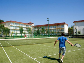 DIT Evrika Beach Club Hotel теннисный корт