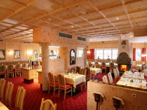 Alm-Ferienclub Silbertal ресторан