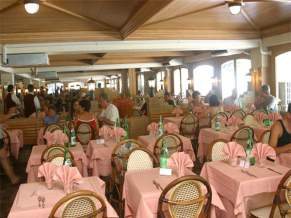 Villette Delle Macine Villa - Pugnochiuso Resort ресторан