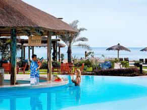 Fujairah Rotana Resort & Spa бар 1
