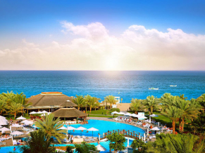 Fujairah Rotana Resort & Spa бассейн