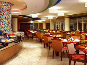 Fujairah Rotana Resort & Spa ресторан 3
