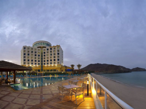 Oceanic Resort & Spa Khorfakkan пляж