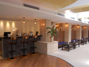 Cavo Maris Hotel бар