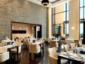 Hilton Ras Al Khaimah Resort & SPA ресторан