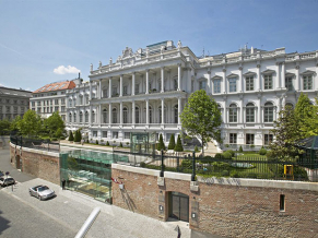 Palais Coburg Residenz фасад 1