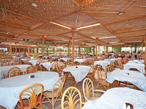 Montillon Grand Horizon Beach Resort бар