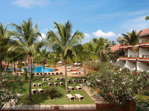 Ramada Caravela Beach Resort территория