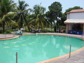 Bollywood Seaqueen Beach Resort бассейн 1