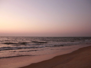 Bollywood Seaqueen Beach Resort пляж