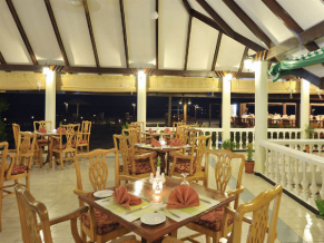 Holiday Island Resort ресторан