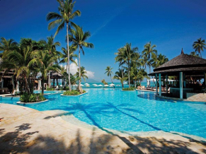 Melati Beach Resort And Spa бассейн