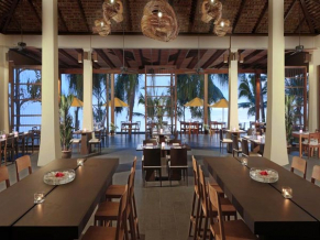 Movenpick Resort Laem Yai Beach ресторан