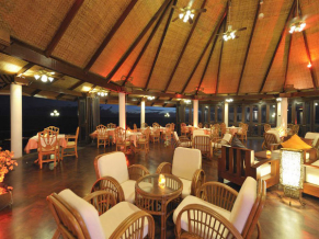 Sun Island Resort & Spa бар