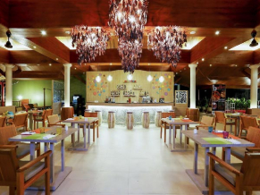 Centara Blue Marine Resort & Spa ресторан 2