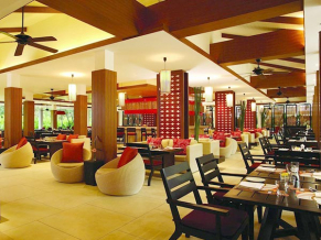 Swissotel Resort Phuket ресторан