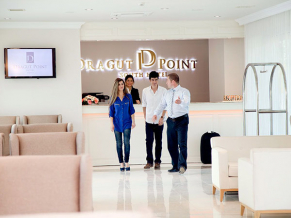 Dragut Point South лобби