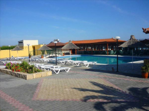 Kalia Beach бассейн 2