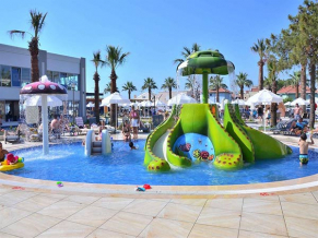 Palm Wings Beach Resort & Spa детский бассейн