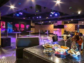 Ramada Resort Lara бар