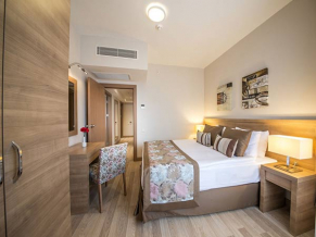 Ramada Resort Lara номер 3