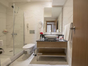 Ramada Resort Lara ванная комната