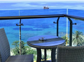 Azura Deluxe Resort & Spa балкон