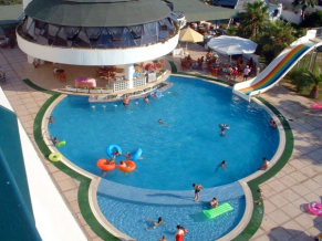 Drita Resort & Spa бассейн 1