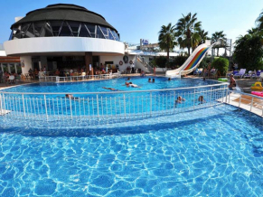 Drita Resort & Spa бассейн