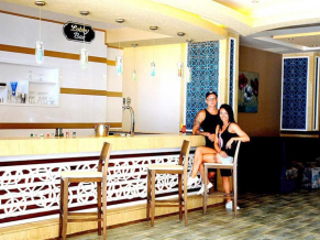 Holiday Garden Resort бар