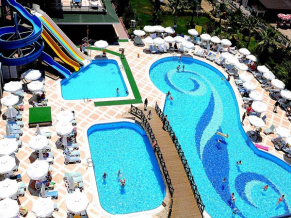 Holiday Garden Resort бассейн 1