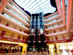 Holiday Garden Resort лобби