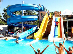Holiday Garden Resort водная горка