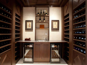 Alexandar Luxury Suites & SPA винотека