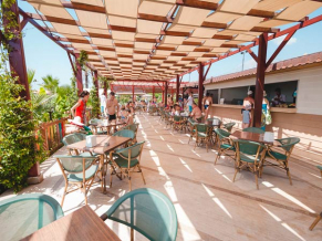 LOceanica Beach Resort бар