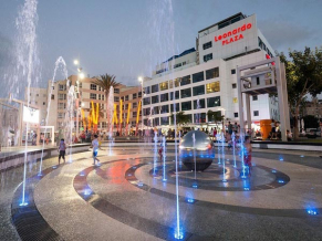 Leonardo Plaza фасад