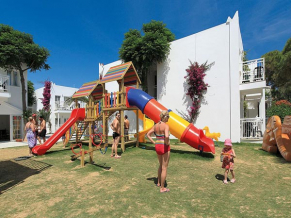 Petunya Beach Resort детская площадка