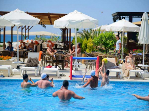 Dionis Hotel Resort & SPA бассейн