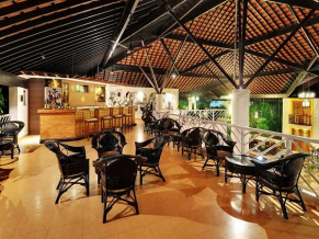 Dona Sylvia Resort бар 1