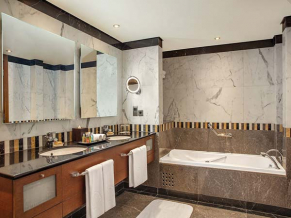 Al Ain Rotana Hotel ванная комната