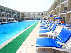 Beach Hotel Sharjah бассейн
