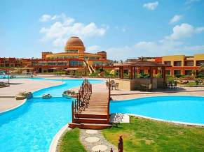 El Malikia Resort Abu Dabbab бар