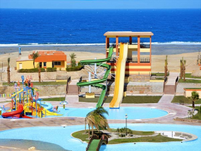 El Malikia Resort Abu Dabbab бассейн 1