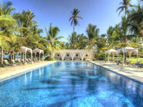 Baraza Resort & Spa бассейн
