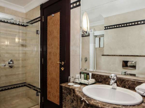 Hilton Sharjah ванная комната